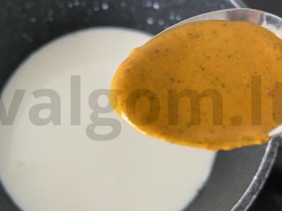 Pienas su ciberžole, pipirais ir cinamonu Žingsnis 5