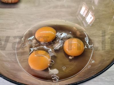 Omletas "Vaikystės skonis" Žingsnis 1