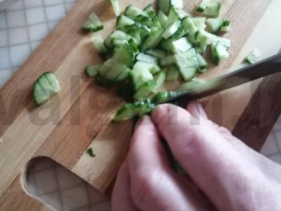 "Žiemos" salotos su dešra, bulvėmis ir žirneliais Žingsnis 3