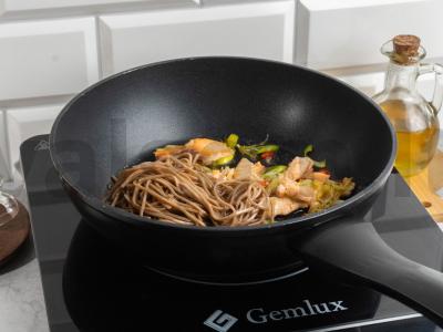 Soba su lašiša, žuvies padažu ir porais Žingsnis 3