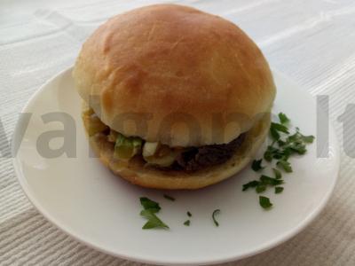 Sumuštiniai su itališka jautiena, salierais ir jalapeño pagrindine nuotrauka