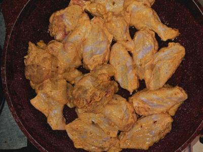 Aštrūs vištienos sparneliai padaže Žingsnis 3