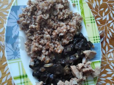Grikiai su mėsa ir grybais krepšelyje Žingsnis 4