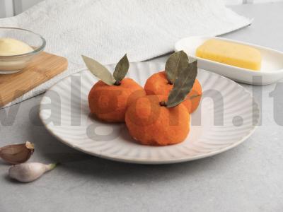 Mandarinų užkandis su sūriu. pagrindine nuotrauka