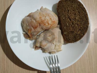 Sultinga vištiena su česnakais pagrindine nuotrauka