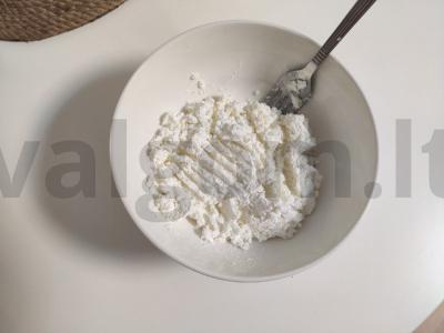 Desertas a la "Rafaello" su šokolado dražė. Žingsnis 1