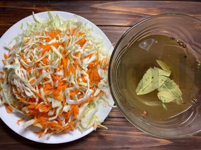 Rauginti kopūstai su morkomis Žingsnis 2