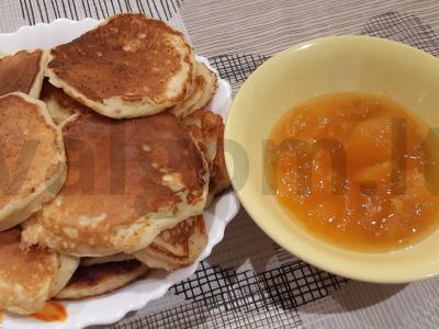 Varškės ir kefyro kepsneliai "Švelnumas" pagrindine nuotrauka
