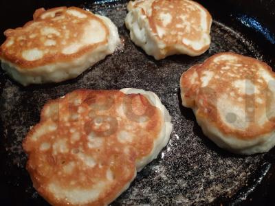 Švelnūs kefyro blyneliai su persimonais Žingsnis 6