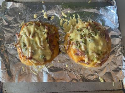 Purios ir purios picos iš mielinės tešlos pagrindine nuotrauka