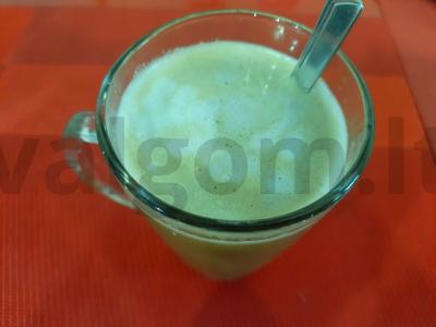 Kava su pieno puta pagrindine nuotrauka