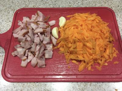 Žirnių sriuba su kalakutiena, virta rūkyta krūtinine ir daržovėmis Žingsnis 2