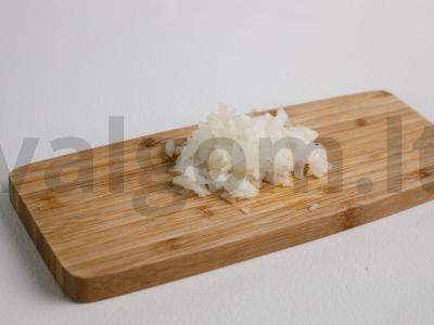 Salotos su žuvies konservais ir sūriu Žingsnis 6