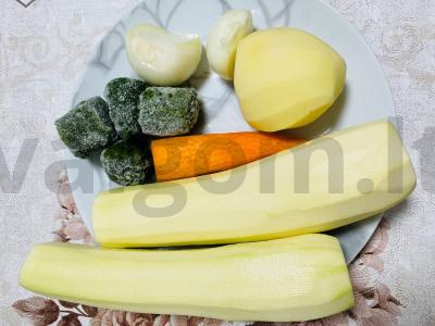 Kūdikių maistas su cukinija ir špinatais Žingsnis 1