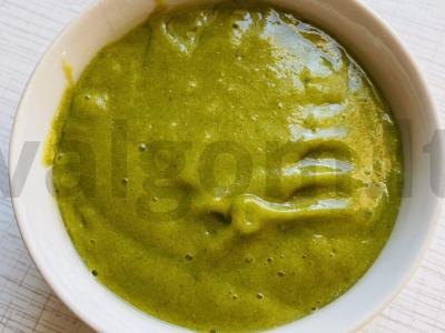 Kūdikių maistas su cukinija ir špinatais pagrindine nuotrauka