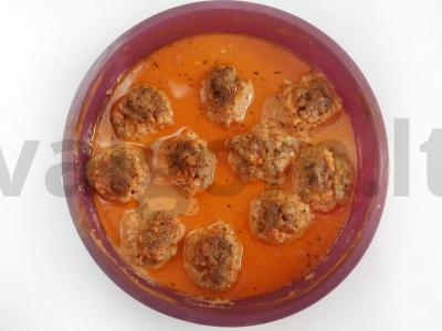 Greiti mėsos kukuliai mikrobangų krosnelėje pagrindine nuotrauka