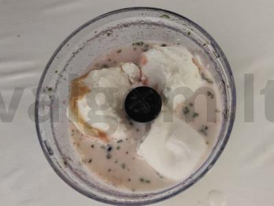 Pieno kokteilis su arbūzu ir mėtomis Žingsnis 2