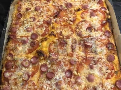 Naminė pica pagrindine nuotrauka