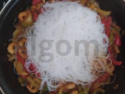 Wok su jūros gėrybėmis ir daržovėmis Žingsnis 4