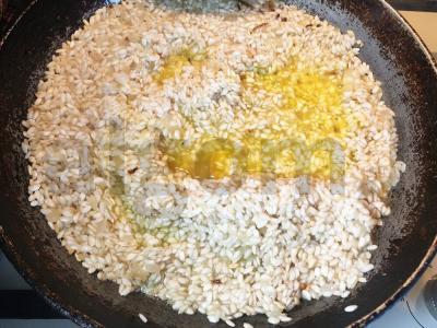 Risotto su pievagrybiais ir šafranu Žingsnis 1