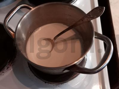Mažai kalorijų turinti panna cotta su braškėmis Žingsnis 1