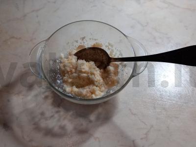 Mažai kalorijų turinti panna cotta su braškėmis Žingsnis 2