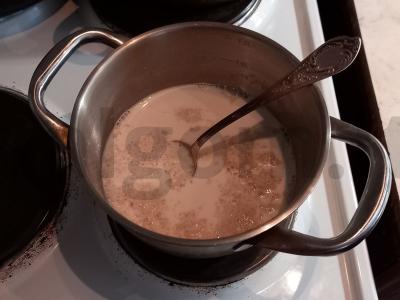 Mažai kalorijų turinti panna cotta su braškėmis Žingsnis 3