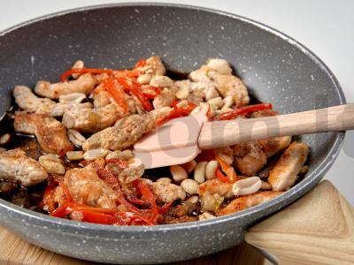 Kalakutiena sojų padaže su žemės riešutais Žingsnis 2