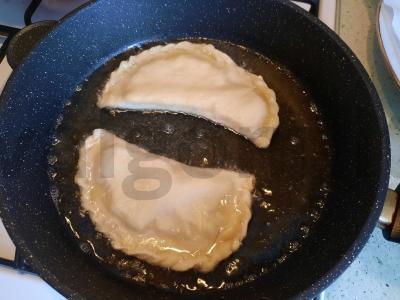 Chebureks ant kreminės tešlos Žingsnis 7
