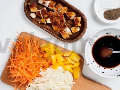 Šiltos salotos su vištiena folijoje Žingsnis 2