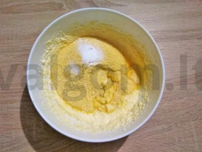 Aromatizuotas kukurūzų miltų keksas Žingsnis 2