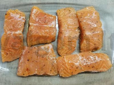 Skani lašiša su špinatais ir kokosų pienu Žingsnis 2