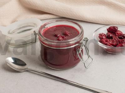 Vyšnių tyrė su cukrumi pagrindine nuotrauka