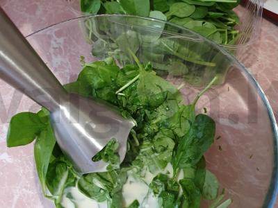 Špinatų blyneliai su kiaušinių glajumi Žingsnis 2