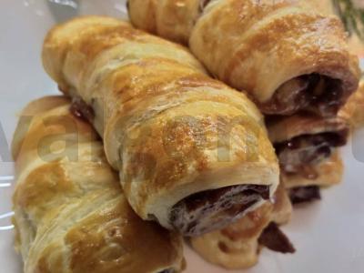 Šokoladiniai pyragėliai su bananais pagrindine nuotrauka