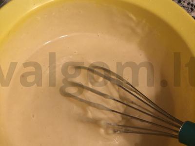 Švelnūs kefyro keksiukai Žingsnis 5