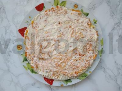 Silkės salotos ant vaflinių pyragėlių Žingsnis 3
