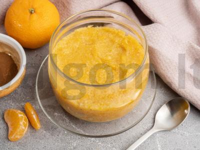 Mandarinų, žiedinių kopūstų ir cinamono uogienė pagrindine nuotrauka