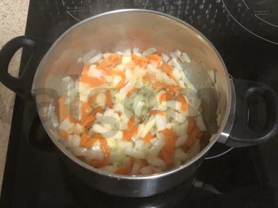 Moliūgų sriubos tyrė su žolelėmis Žingsnis 3