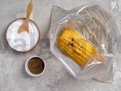 Mikrobangų krosnelės kukurūzai Žingsnis 1