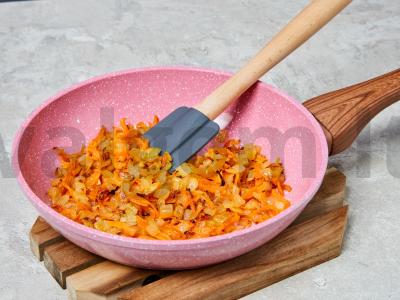 Daržovių sriuba su sūrio rutuliukais Žingsnis 1