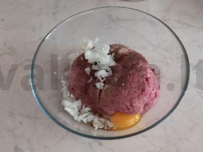 Naminiai kotletai su grikių makaronais garnyrui Žingsnis 3