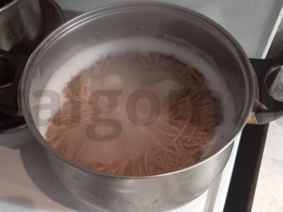 Naminiai kotletai su grikių makaronais garnyrui Žingsnis 7