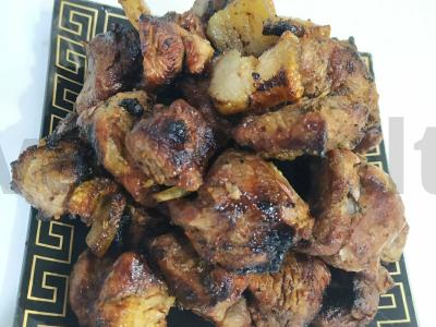 Sultingas ožkos kebabas su acto marinatu pagrindine nuotrauka