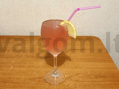 Kokteilis "Cosmopolitan". pagrindine nuotrauka