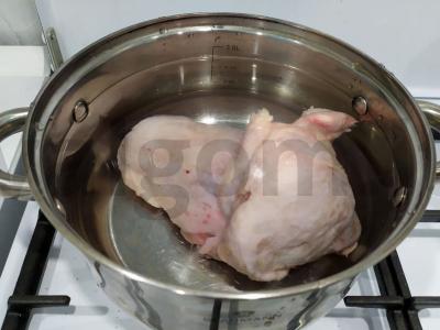 Grikių sriuba su vištiena ir bulvėmis Žingsnis 1