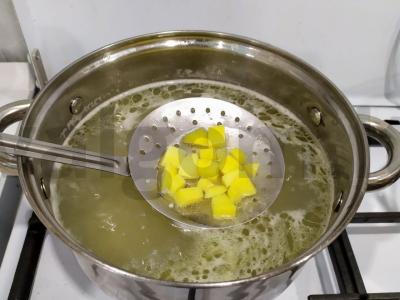 Grikių sriuba su vištiena ir bulvėmis Žingsnis 7