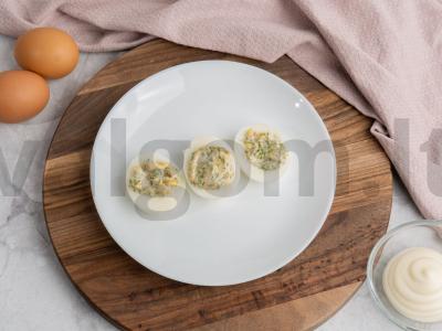 Kiaušiniai, įdaryti krapais ir majonezu pagrindine nuotrauka