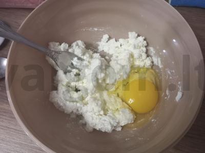 Švelnūs ruginiai sūreliai ant manų kruopų Žingsnis 1