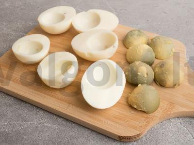 Orkaitėje kepti įdaryti kiaušiniai su grybais ir česnakais Žingsnis 2